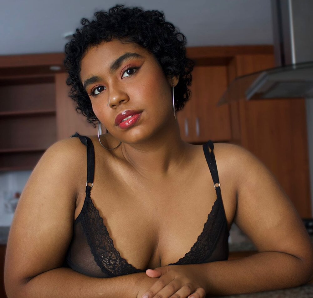 Alicurly profile