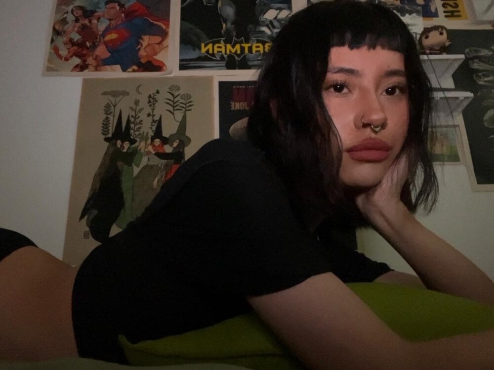 amateursex-livecam.com camile_1 livesex profile in granny cams