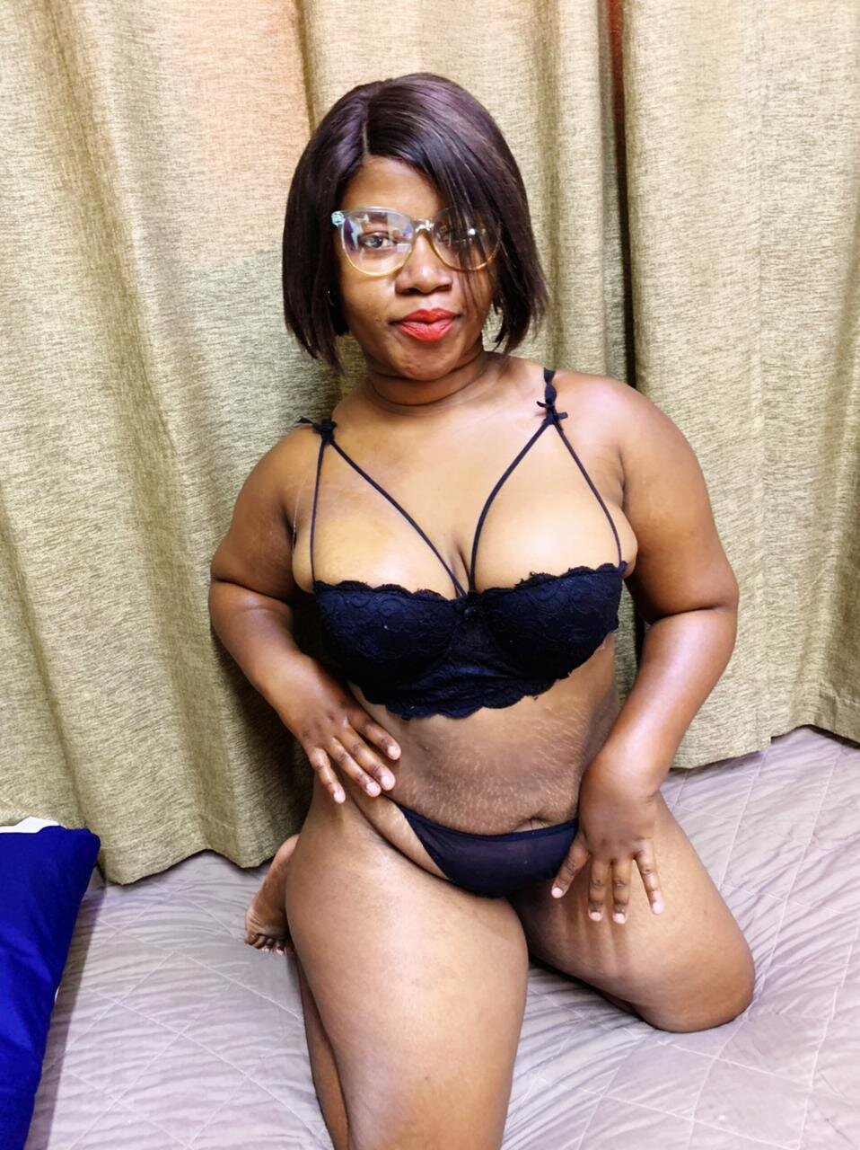 SexyCurvaceousxx