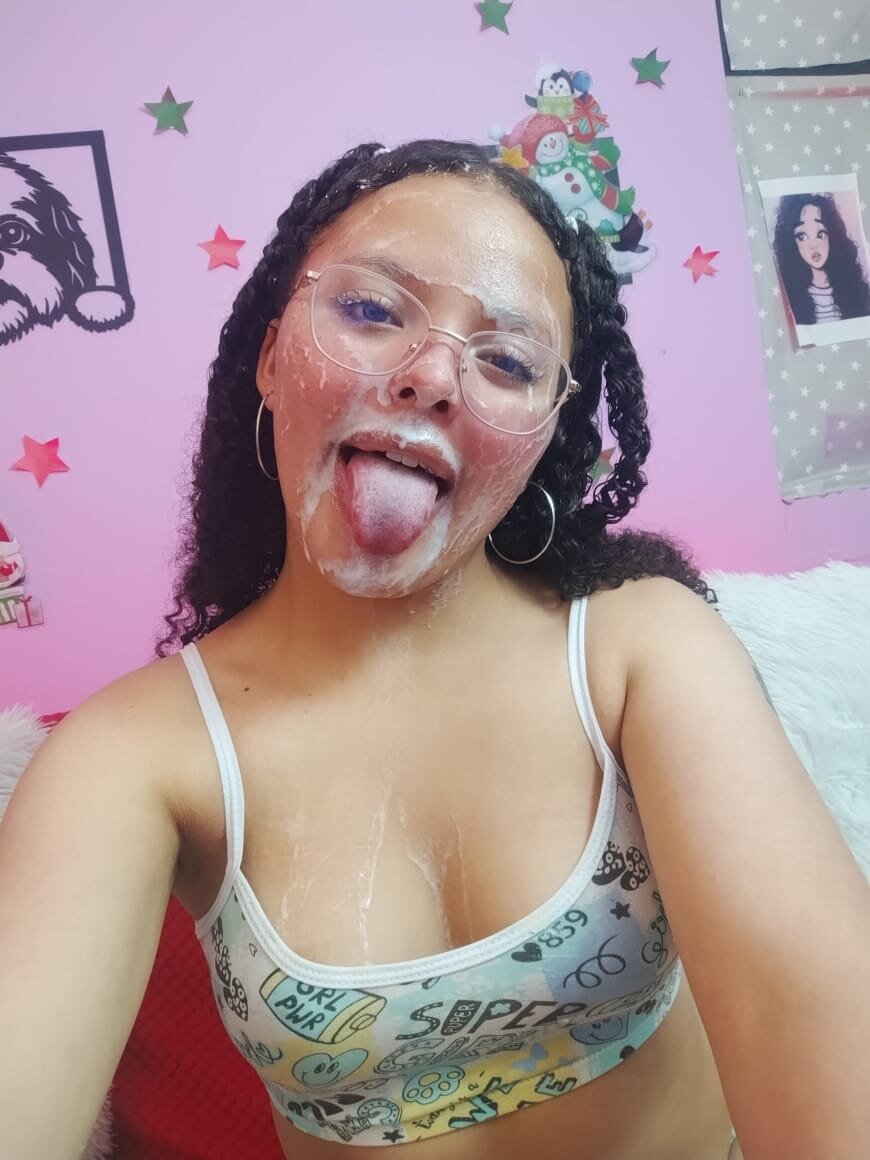 Mia_Curly