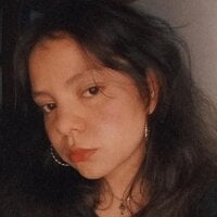 Maddy_Samper's Offline Chat Room