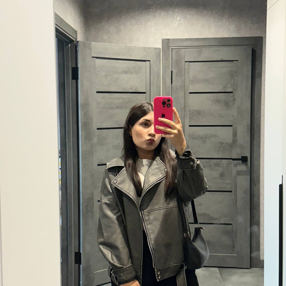 stripchat williamess webcam profile pic via maturelivesexcams.com