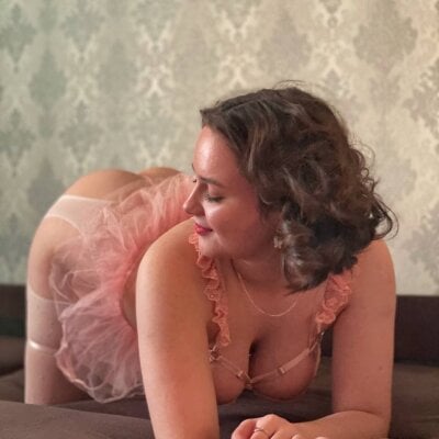 Sophie_Hills - interactive toys teens