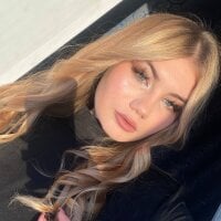 CarlyLong's Offline Chat Room