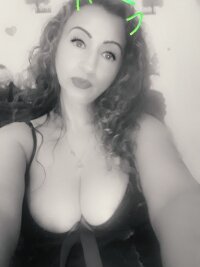 saray_dirtyhot's Offline XXX Chat