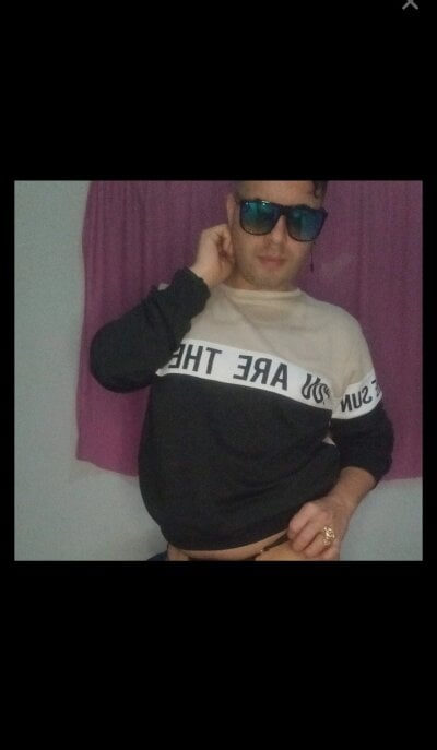 Emilianohotroom profile