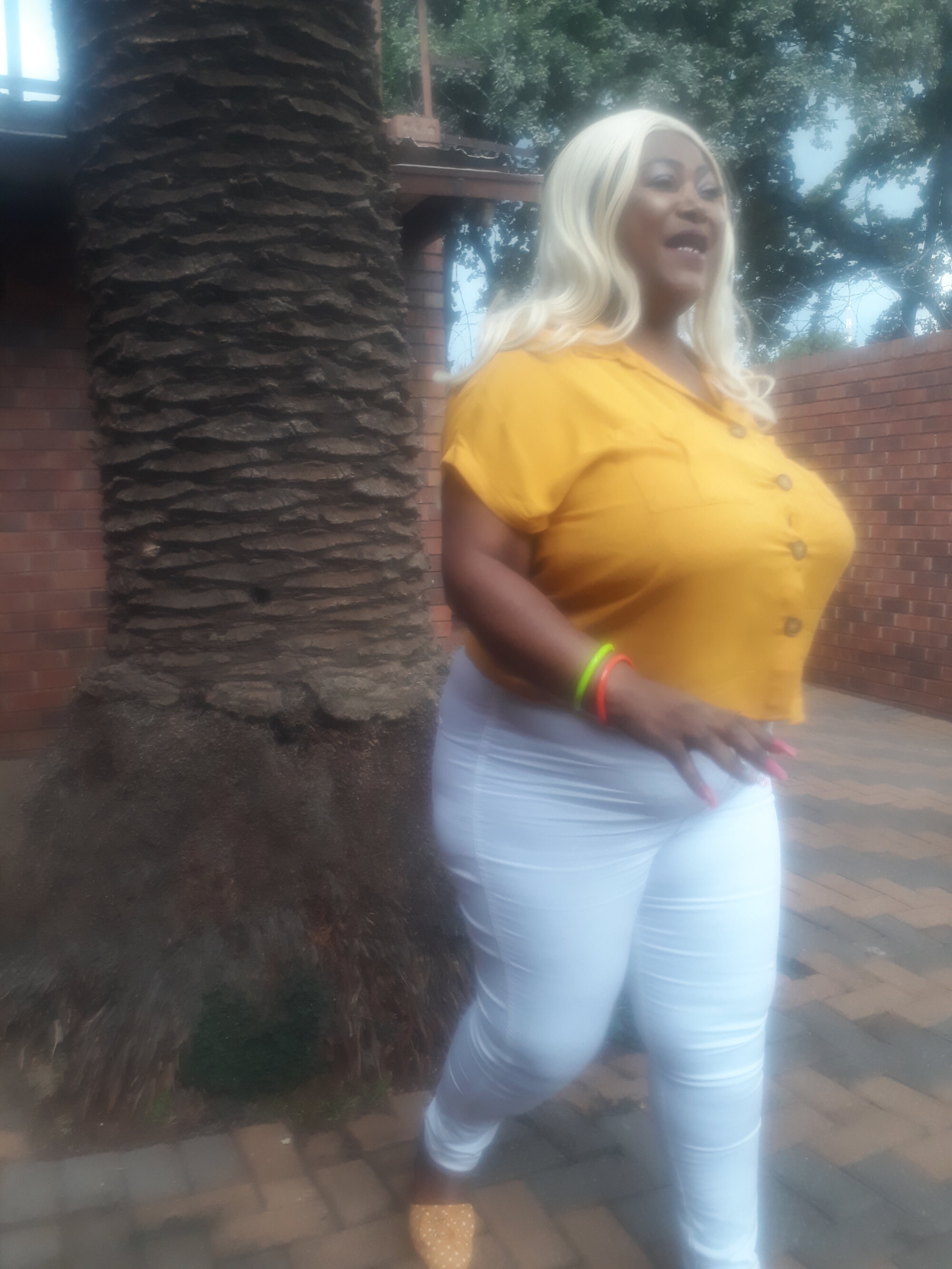 CURVYLADY34