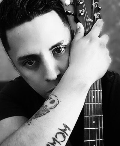 Izzyrockone