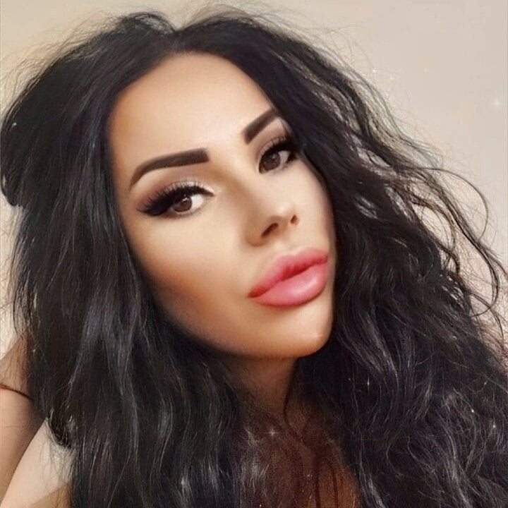 cheapadultsexcams.com sweet_little_gir livesex profile in straight cams