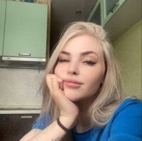 LeilaGermany's Offline Chat Room