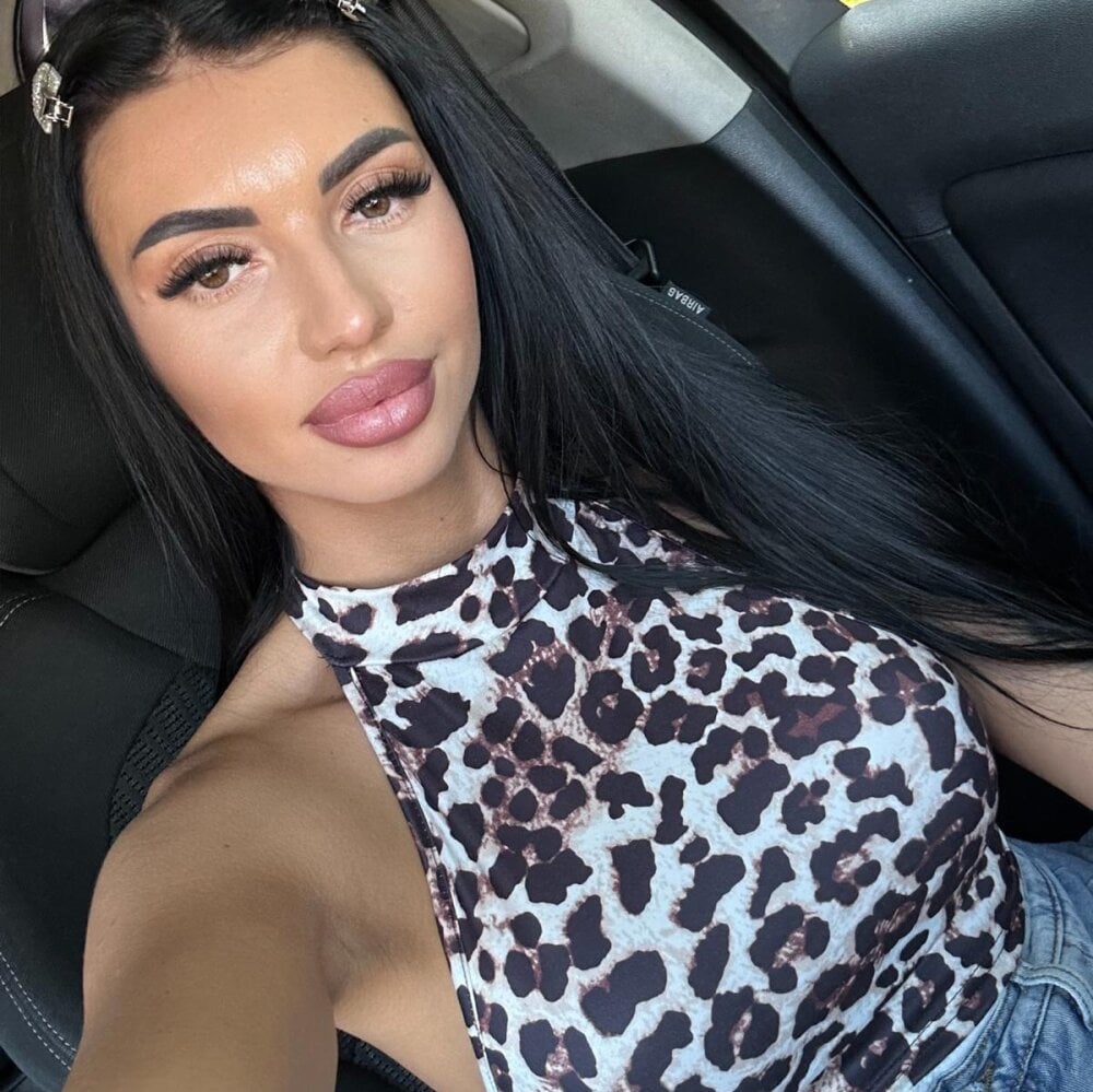 xxx-topcamgirls.com kaylawild livesex profile in this-room-is-the-best cams