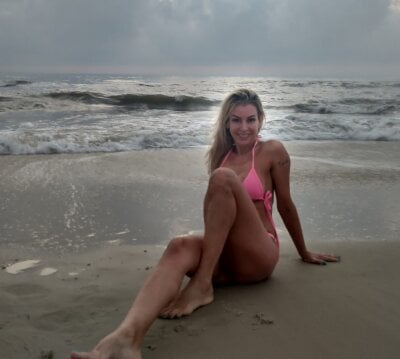 carolinesampaio on StripChat