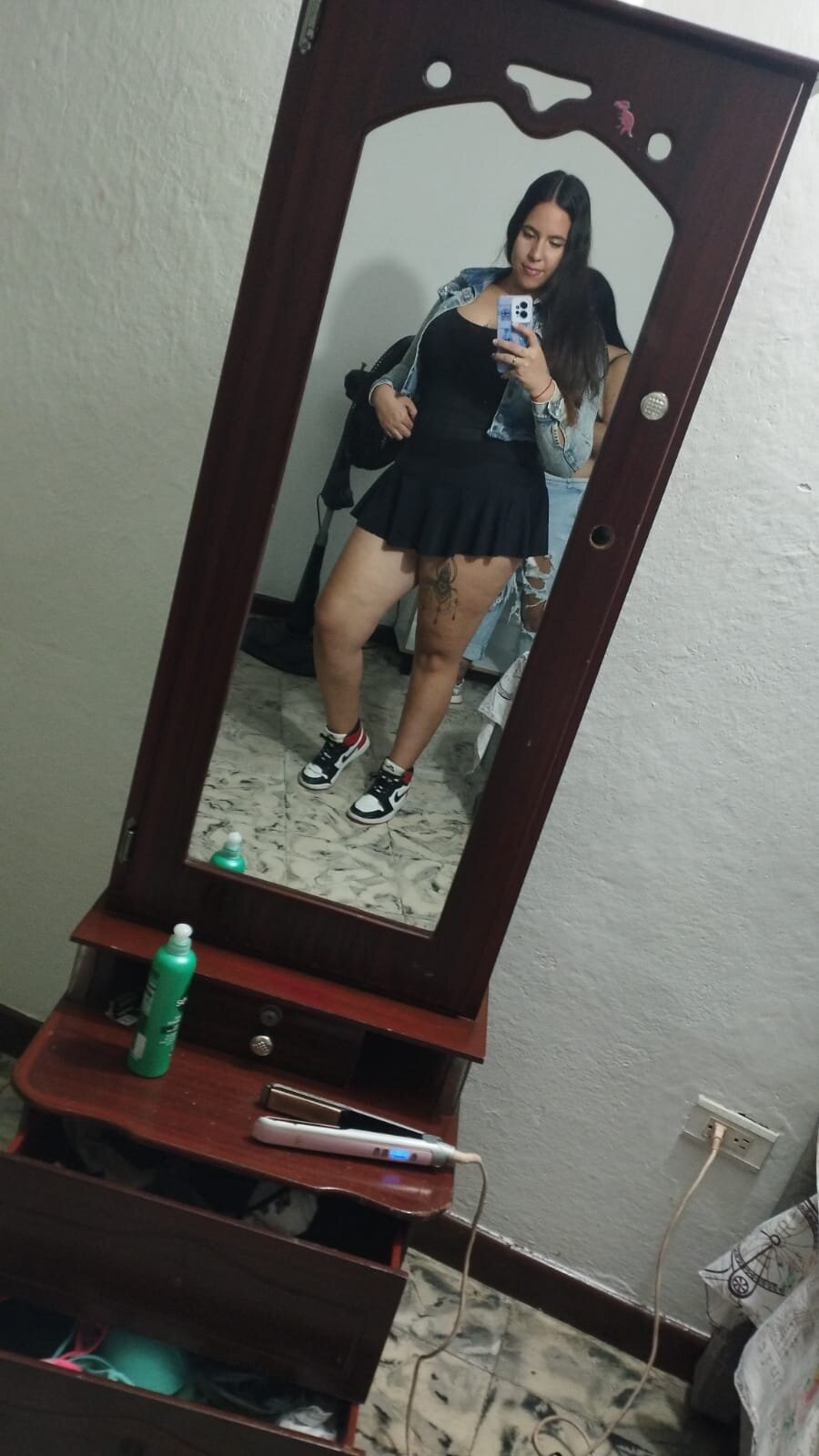 EmiliaaMonroee
