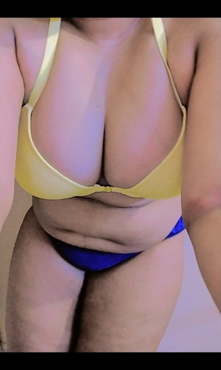 stripchat south-love webcam profile pic via sexlivecamsites.com