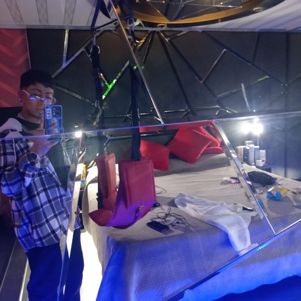 betrayed_garbage Chat XXX offline