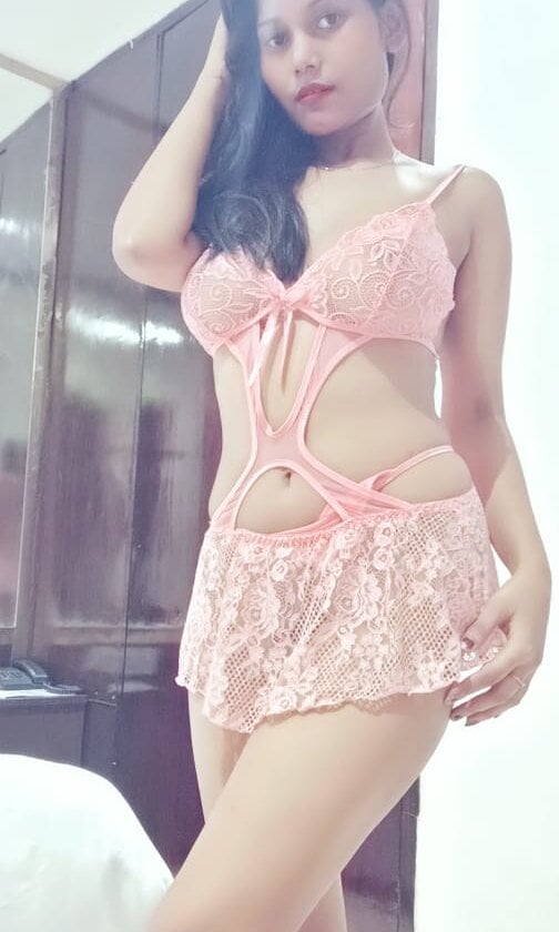 Watch Queen_shakhi live on cam on StripChat