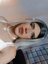 Paola_Balconi's Offline XXX Chat