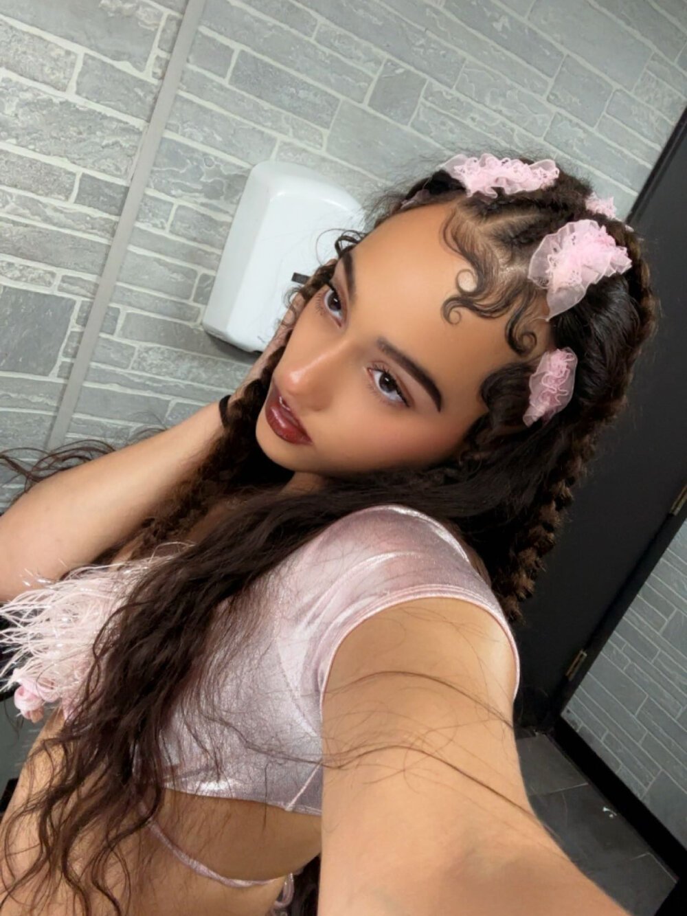 glamcambabes.com tobedesired1000b livesex profile in nobody-reads-it-anyway-xd cams