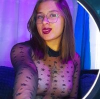 antonellaa21's Offline Chat Room