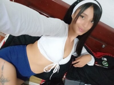 Alaia_blue