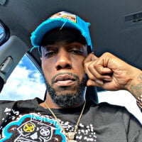 longstrokeking9011's Offline Chat Room