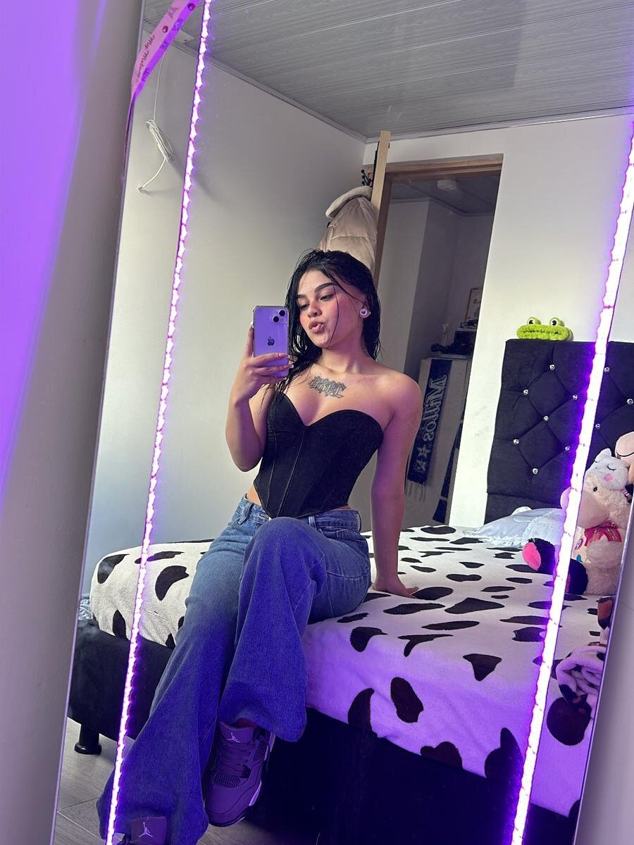 Jimena_Jones_ profile