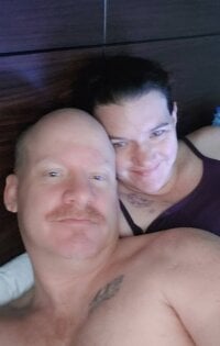 Funcouple99's Offline Chat Room