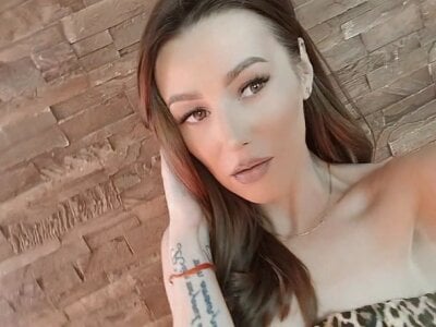 BritneyDivine Female Cockrating Live Cam Porn
