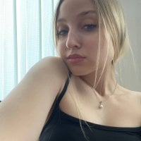 CarrrrieBradshaw's Offline Chat Room