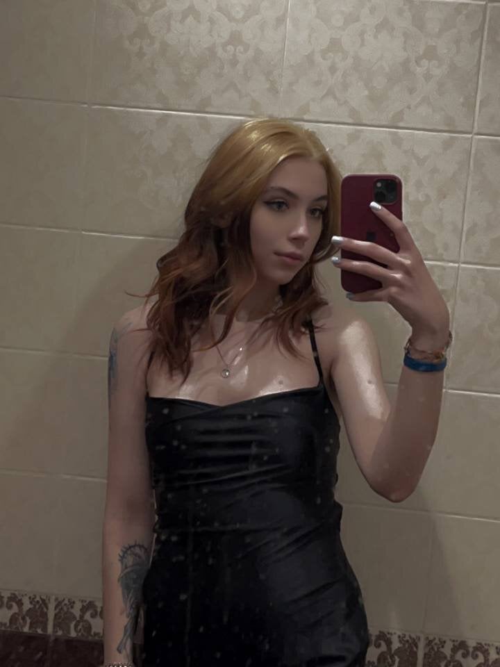 RowenaBeames' Offline XXX Chat