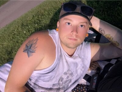 Tattoodaddycumslut - cuckold creampie