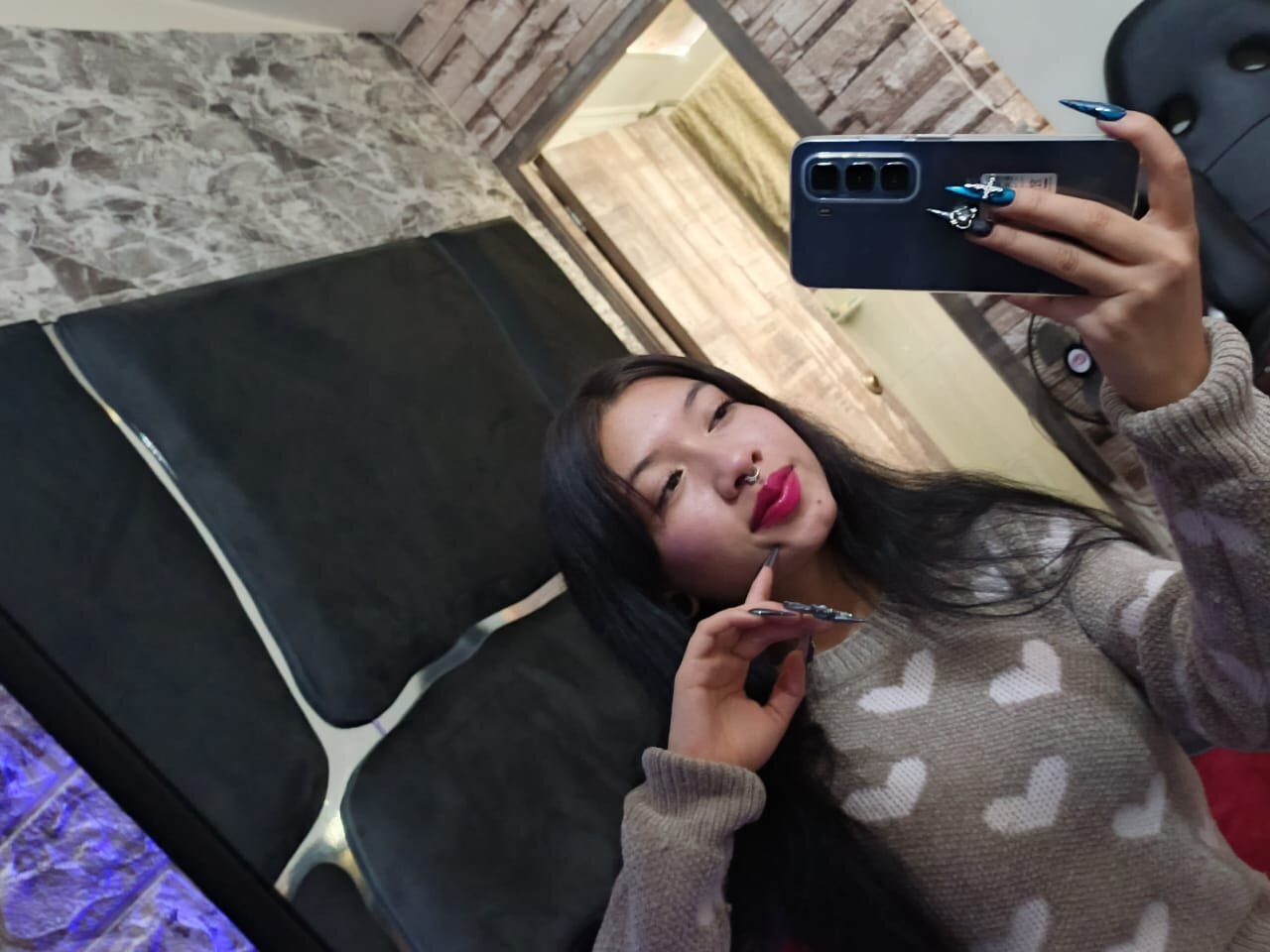 Mia_Foster69