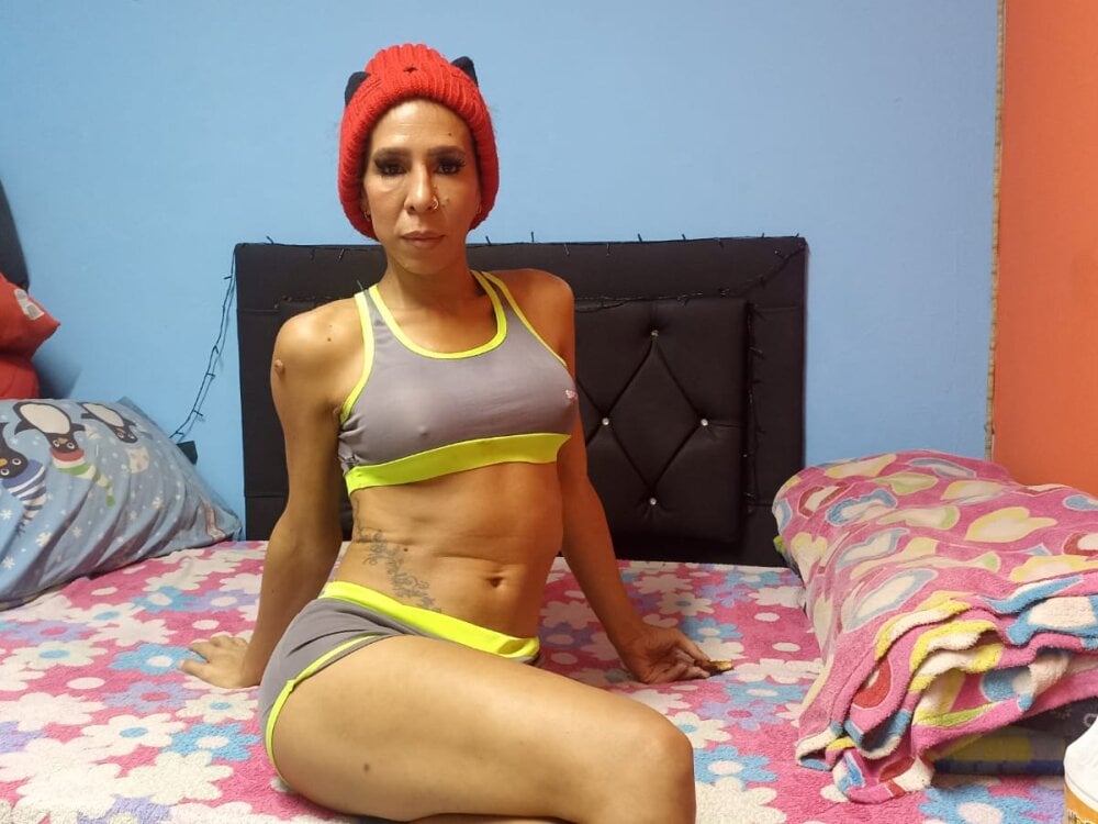 Live sex webcam photo for emperatrists #289973429