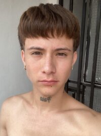 eroz_boy's Offline Chat Room