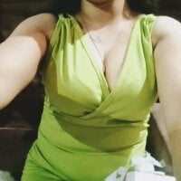 Sam_Cute26's Offline Chat Room