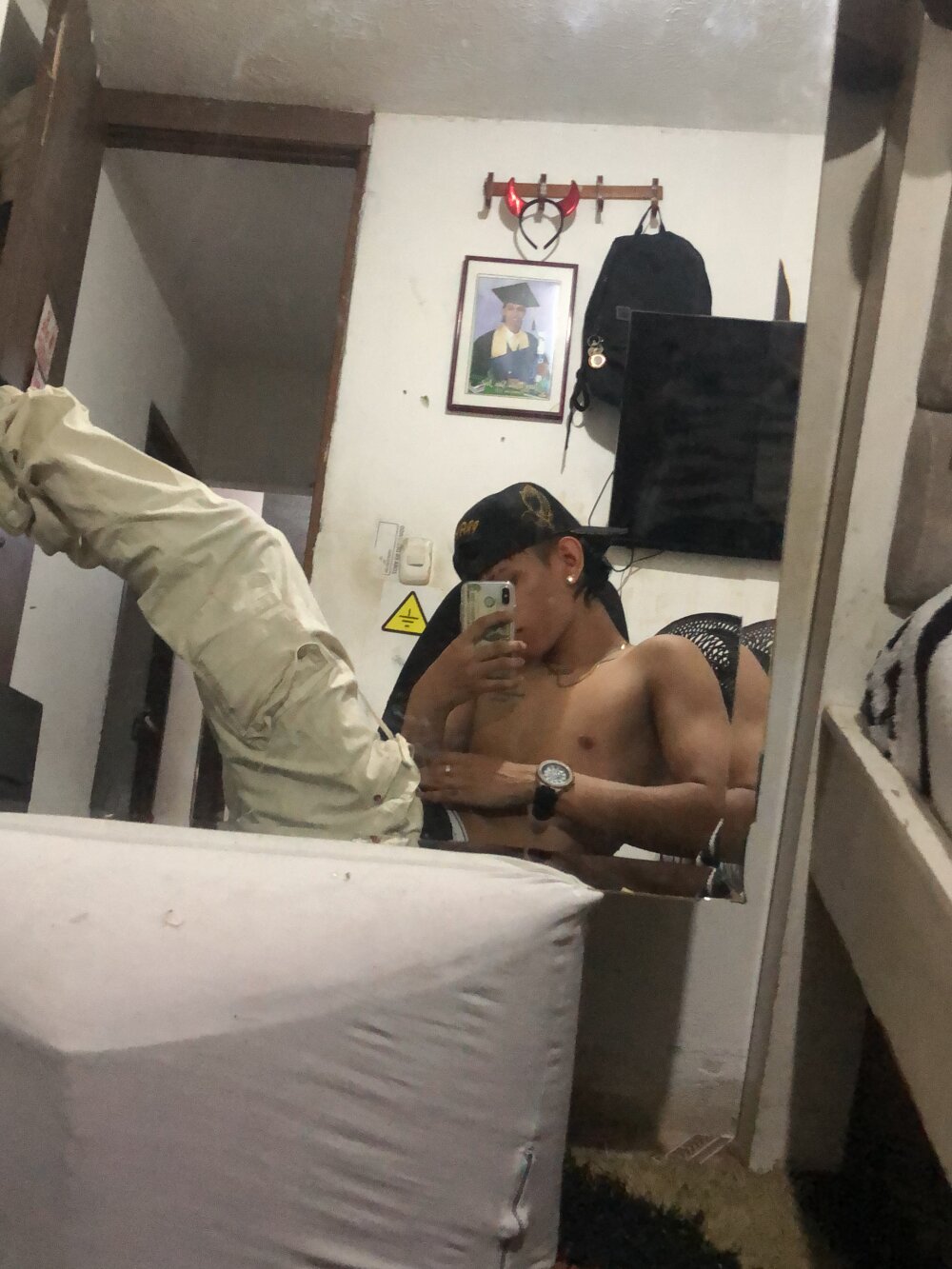 Niklaus1n Offline XXX chat