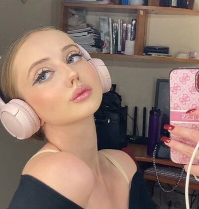 Molly_Riley