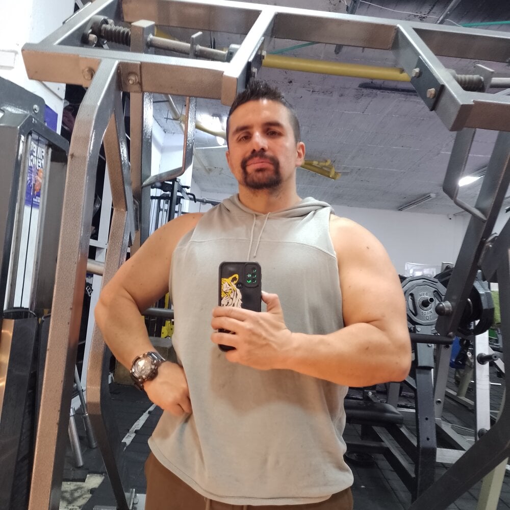 Frank_Leon Offline XXX Chat