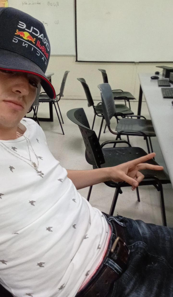 peluche374's Offline XXX Chat