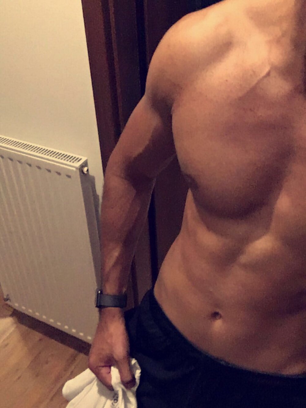 แชท XXX ออฟไลน์ของ cuckoldbull30