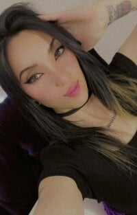 cleopatracute_cute's Offline Chat Room