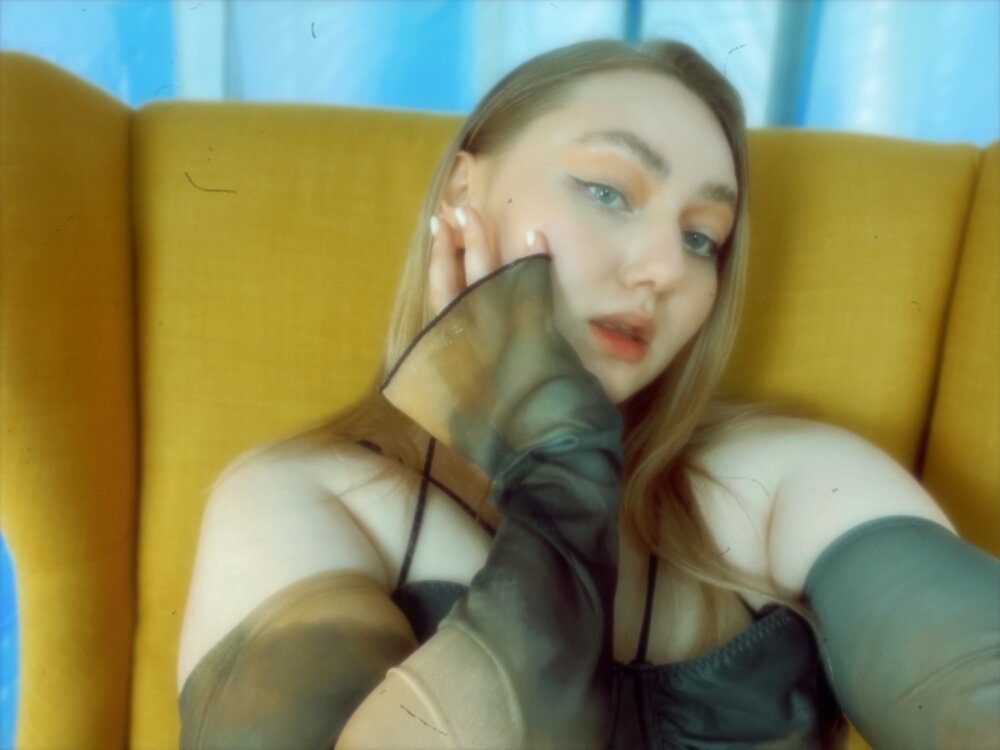 Live sex webcam photo for EleanorVance #290107238