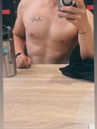 Gay Guy + Str8