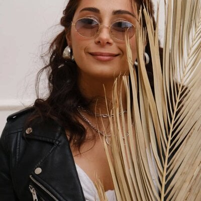 elivecams.com UdeleElwell livesex profile in ethnicitymiddleeastern cams
