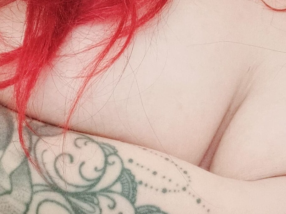 VeryCurvy91's Offline XXX Chat