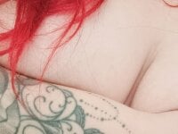 VeryCurvy91's Offline Chat Room