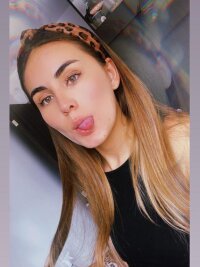 brunamoonl's Offline Chat Room