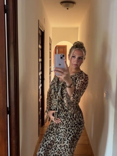 LucyLowbb on StripChat