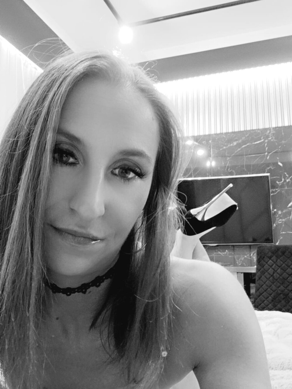 EvelynAlone profile