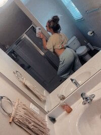 wetpussyrileyy's Offline Chat Room